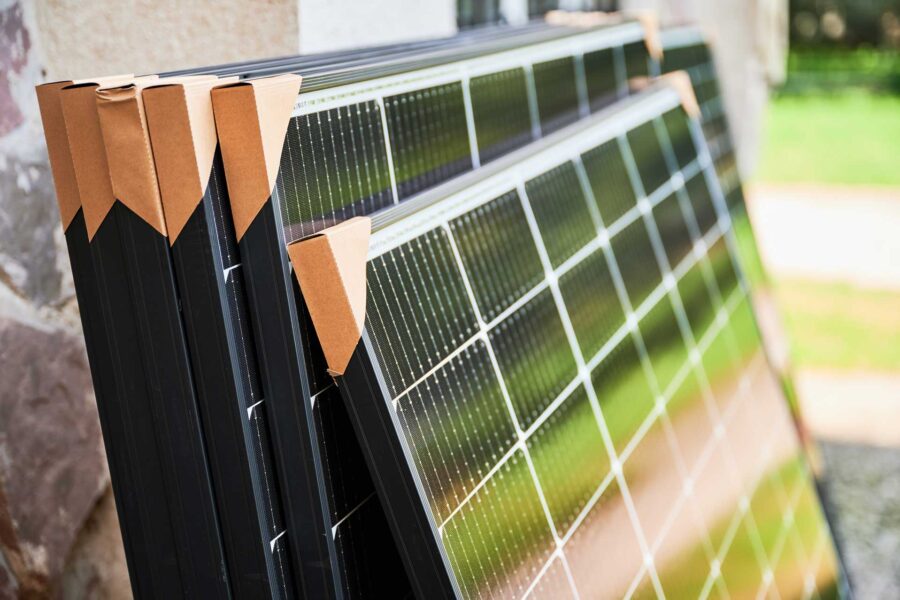 Tipologie pannelli fotovoltaici per aziende: guida alla scelta