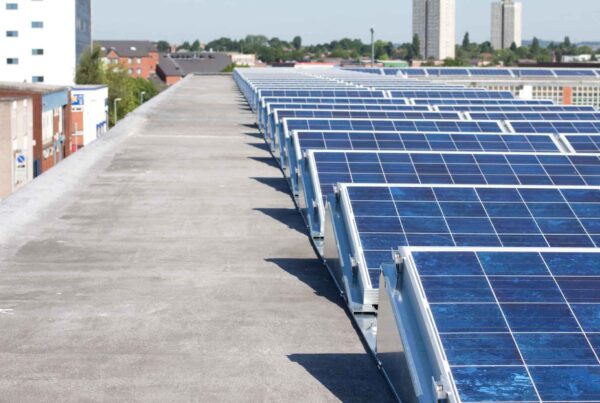 Impianto fotovoltaico tetto piano: guida completa