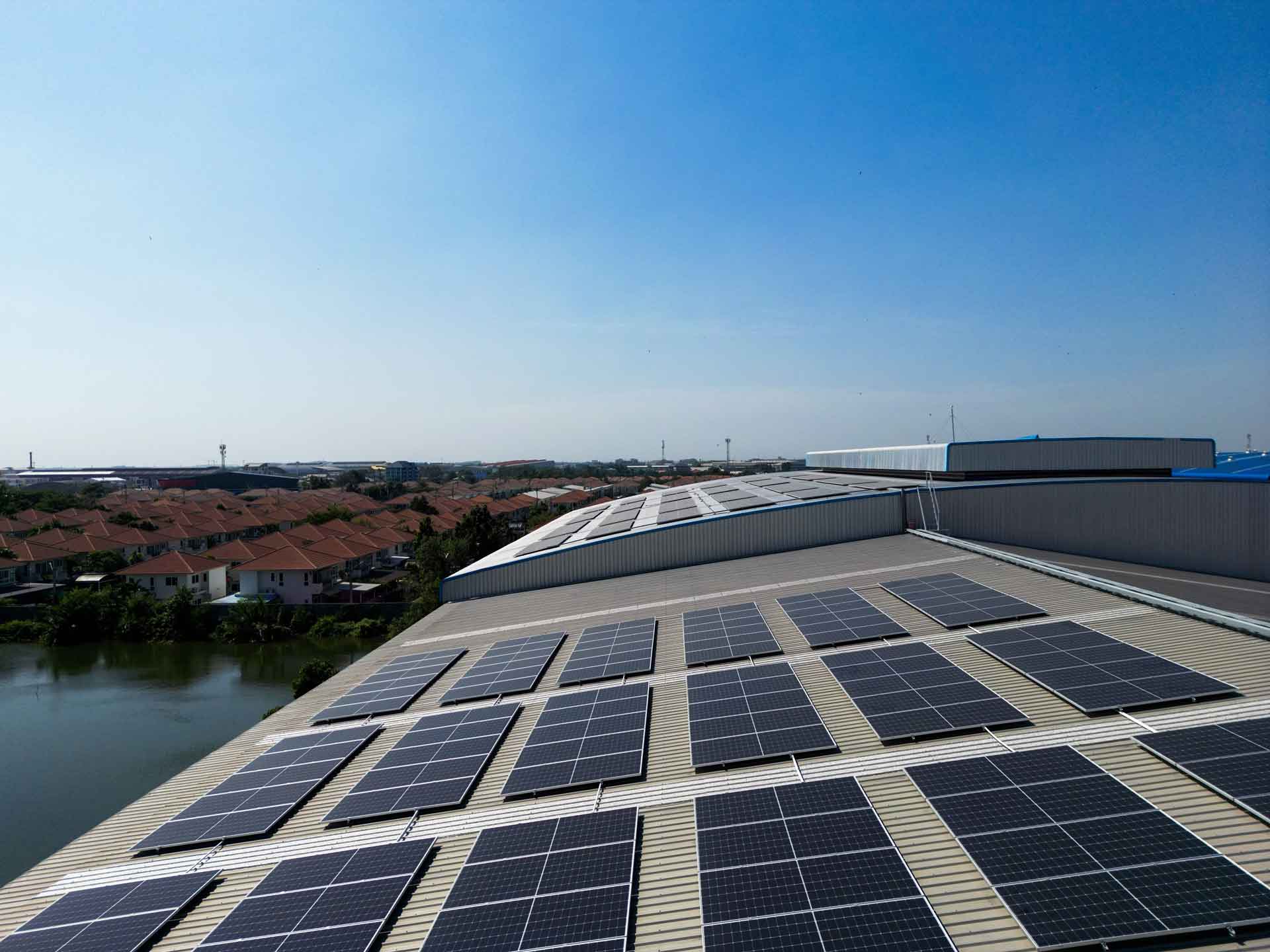 Come scegliere un impianto fotovoltaico aziende: criteri tecnici ed economici