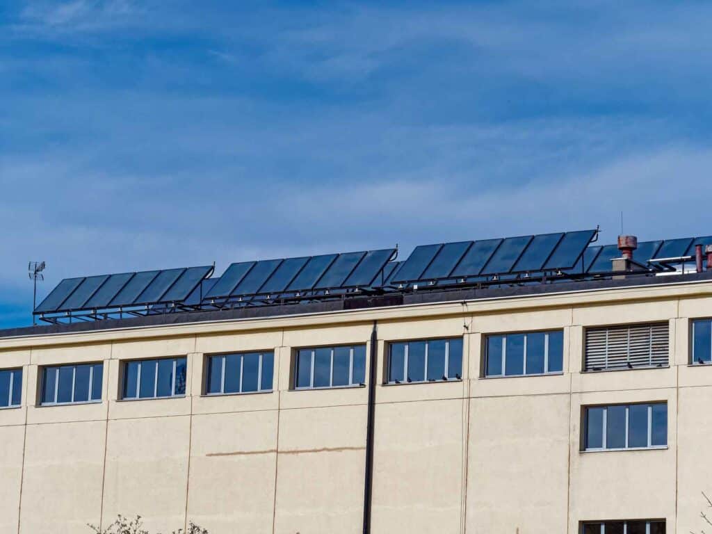 Fotovoltaico capannone industriale prezzo: guida ai costi